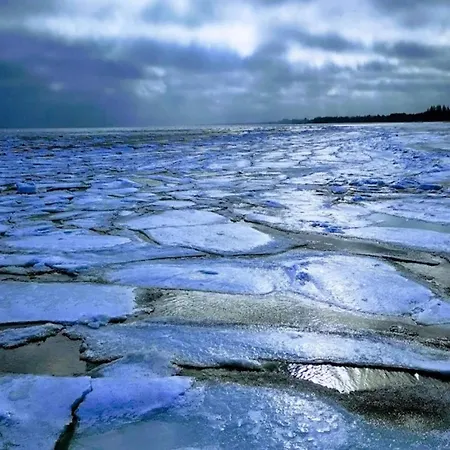 6 Person In * Hadsund